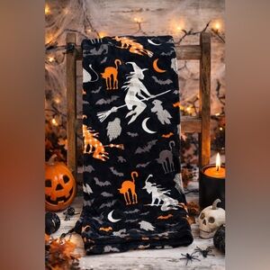 NWOT Cynthia Rowley Halloween hand towels